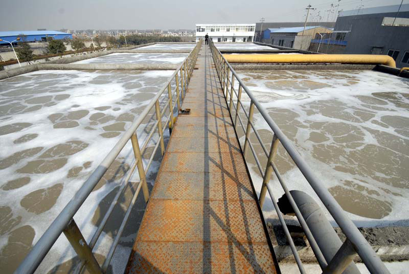 污水處理廠泡沫危害與污水處理消泡劑解決方案