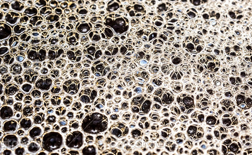 原油泡沫的形成，中聯邦原油消泡劑為你解決