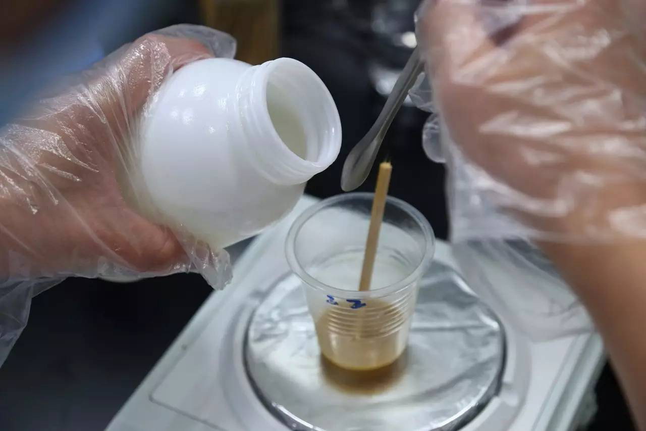 起泡的灌封膠？看灌封膠消泡劑如何強力消泡