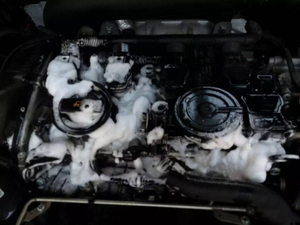 泡沫殘留問題，乳濁液清洗劑消泡劑秒秒鐘解決