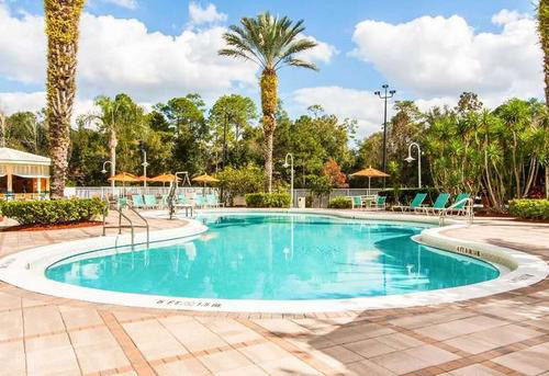 泳池產(chǎn)生泡沫越來越多為什么不使用泳池消泡劑