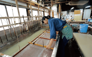 抄紙消泡劑消除泡沫，為紙張保駕護(hù)航