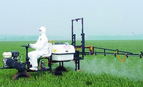 農藥.jpg