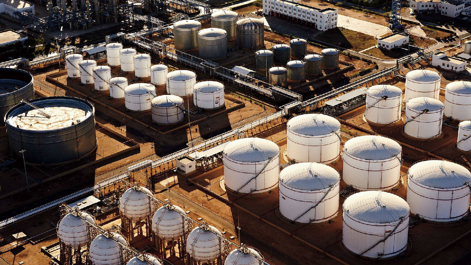 石油工業(yè)消泡劑.jpg 石油工業(yè)消泡劑.jpg